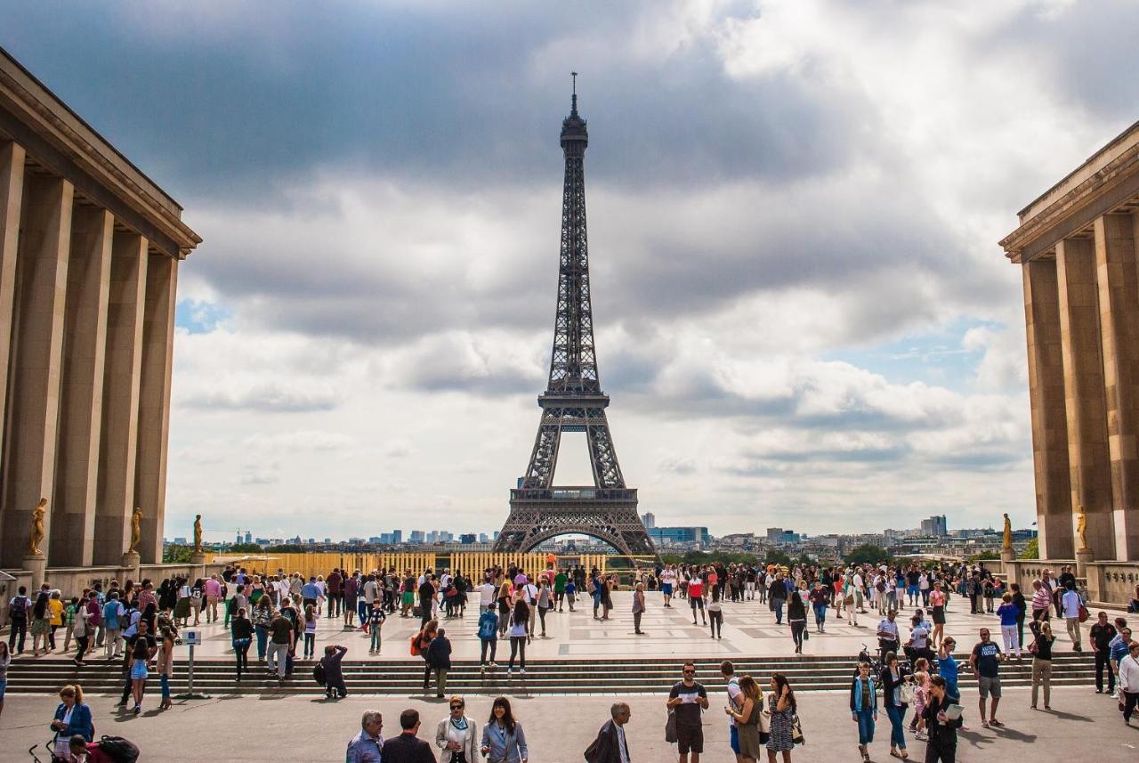 Arc De Triomphe - Foch Palace Paris Exterior photo